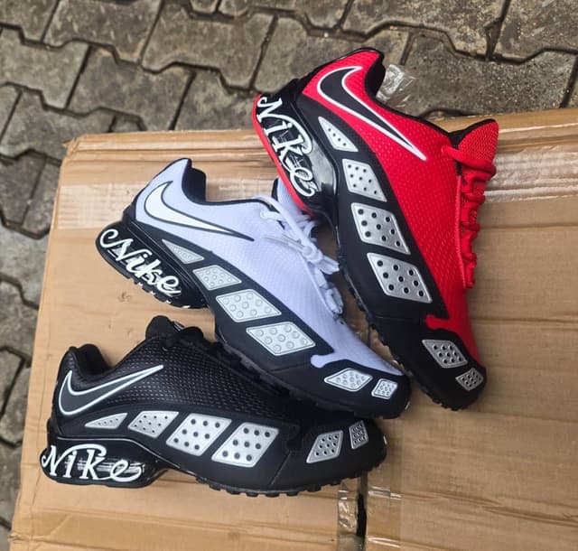 NIKE AIR MAX SNDR