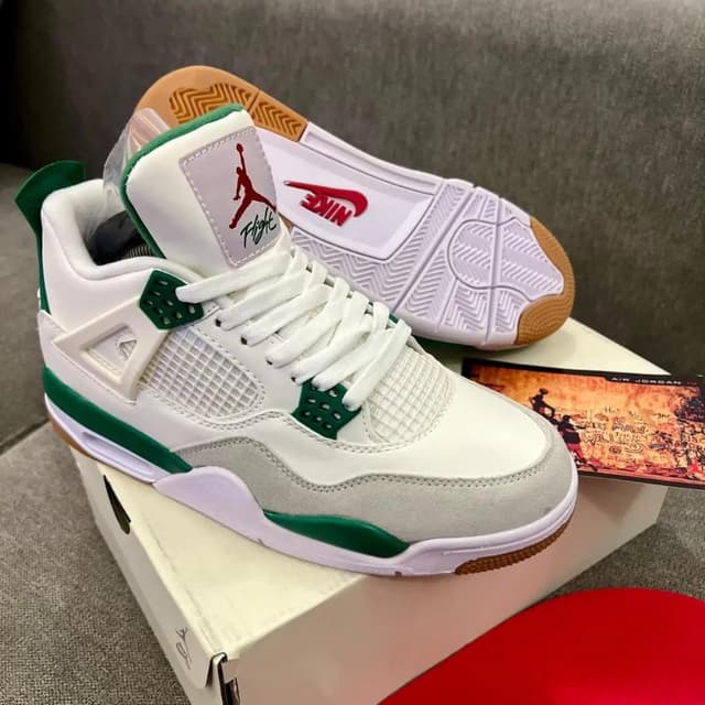 AIR JORDAN 4 RETRO SP