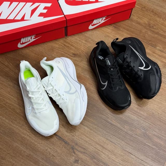 NIKE ZOOMX SMILEY